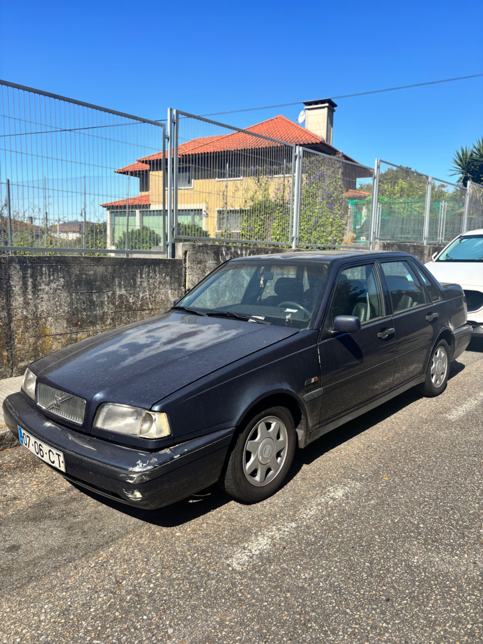 Volvo 460L veiculo