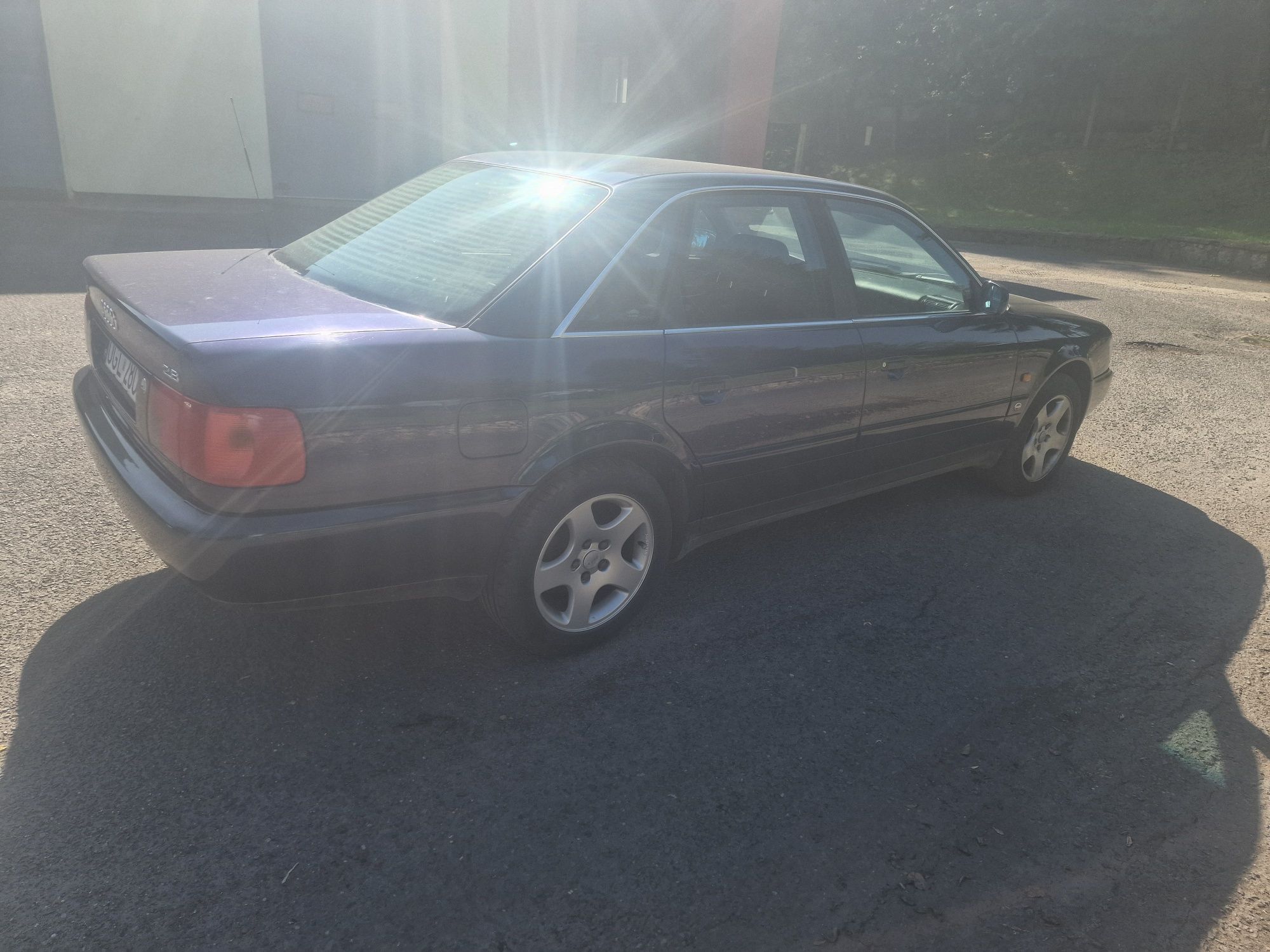 Audi A6 model c4. Obniżka ceny z powodu  tego że ktoś wjechał w zderza