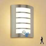 Lampa zewnętrzna z czujnikiem ruchu