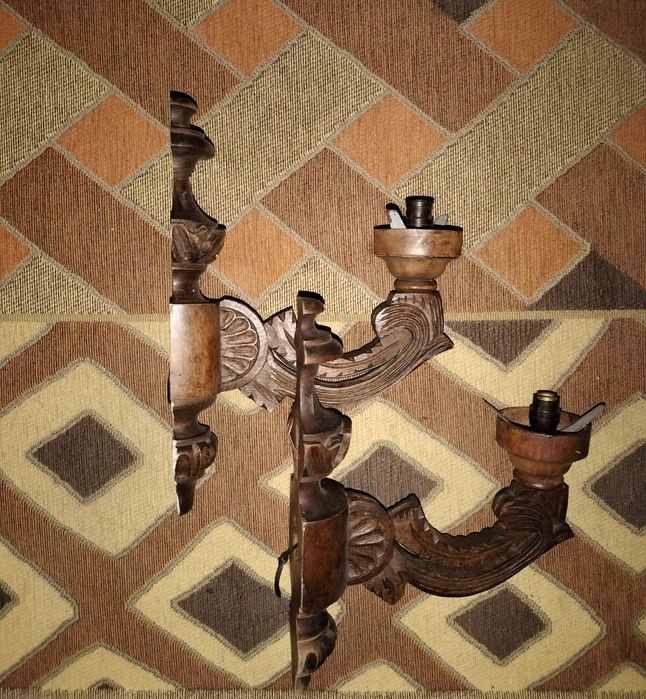 Par de candeeiros de parede em madeira