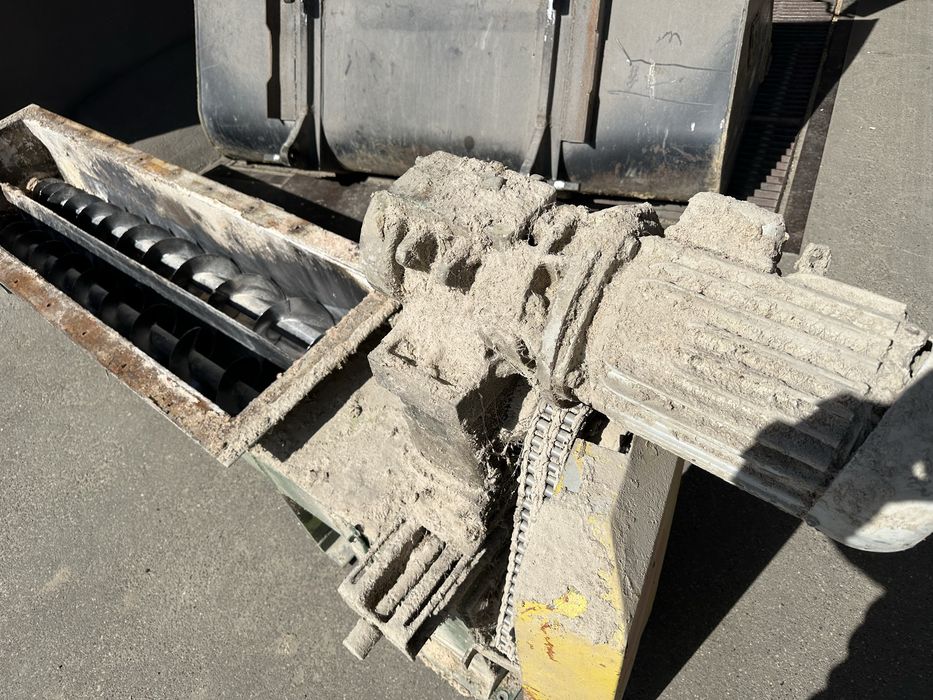 zbiornik metalowy mieszałka mieszalnik wybierak do materiałów sypkich