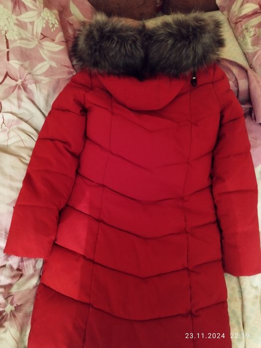 Дуже гарна курточка тільки два рази ношена