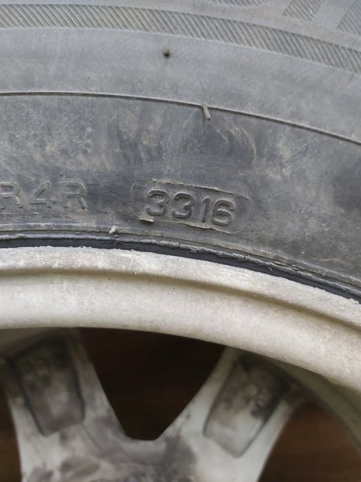 Диски з шинами 235/65/17 bridgestone, зима 2600грн/1шт