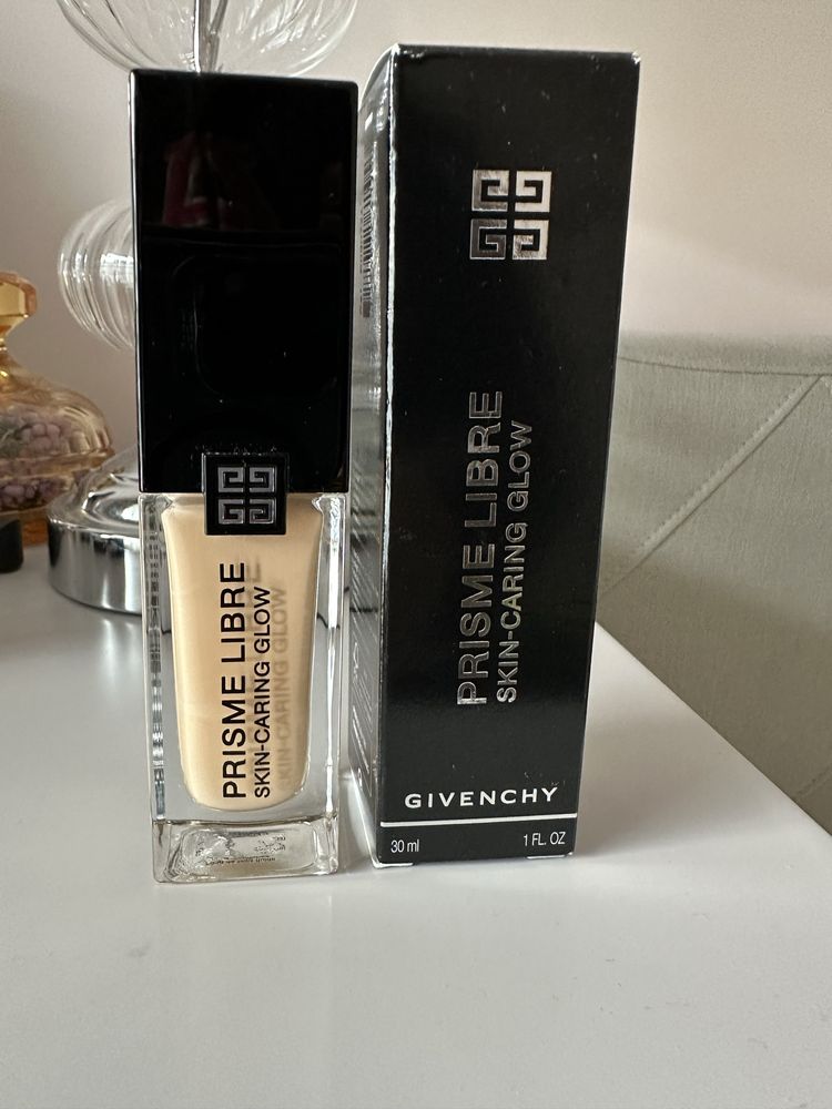 Podklad Givenchy Prisme Libre Glow