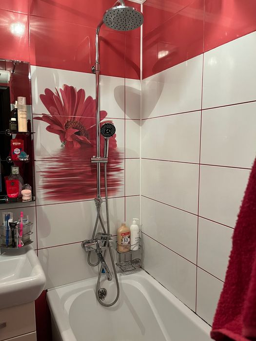 Продається 3-кімнатна квартира з індивідуальним опаленням біля АТБ