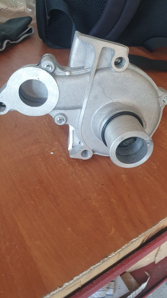 Помпа GEELY MK cross