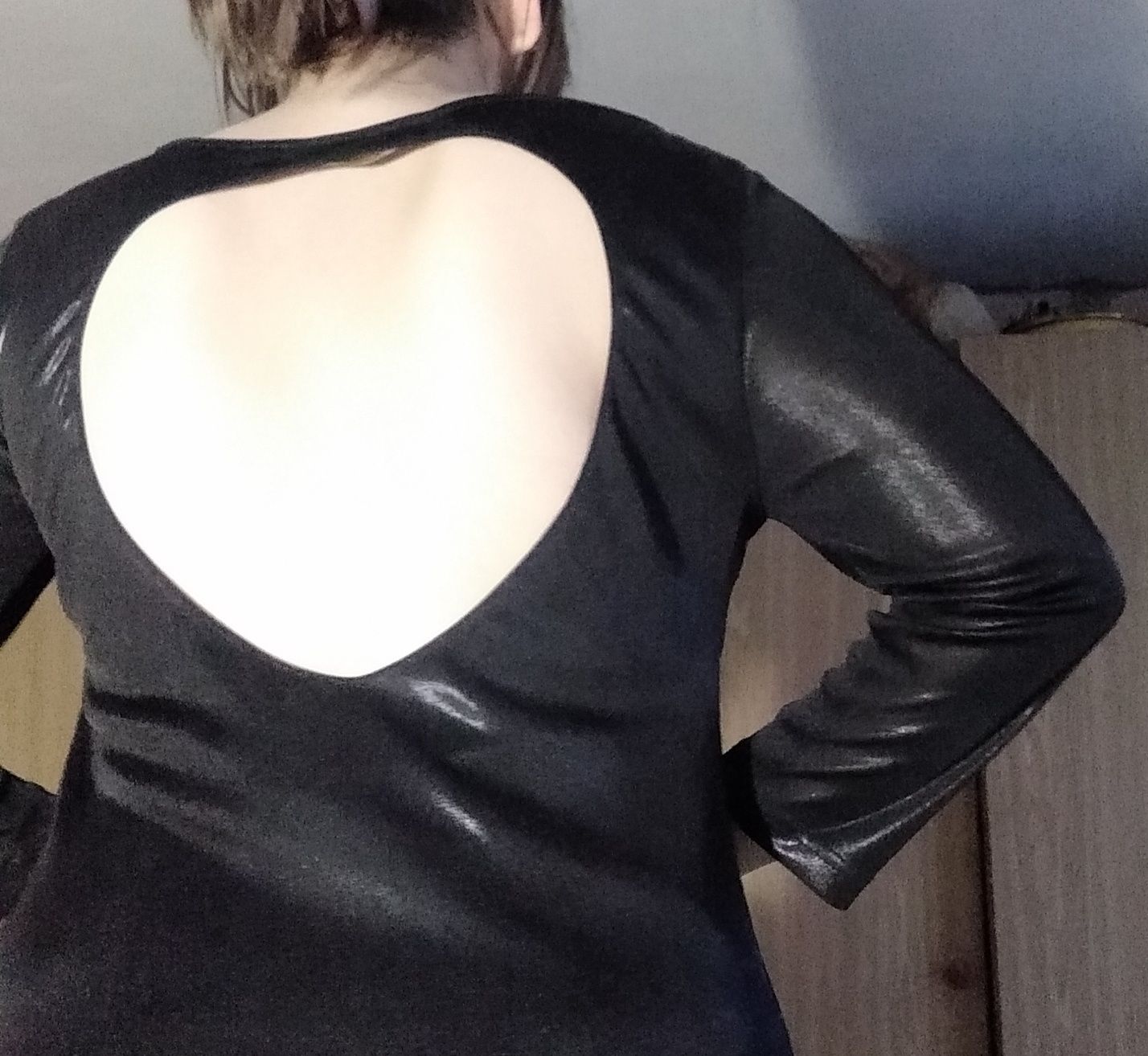 Б/у Чорне плаття з відкритою спиною від Zara