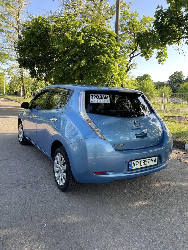 Продам Nissan leaf