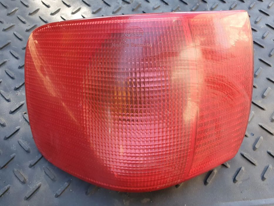 AUDI 80 B4 SEDAN LAMPA LEWY TYŁ LEWA TYLNA 8A0945095E ORYGINAŁ