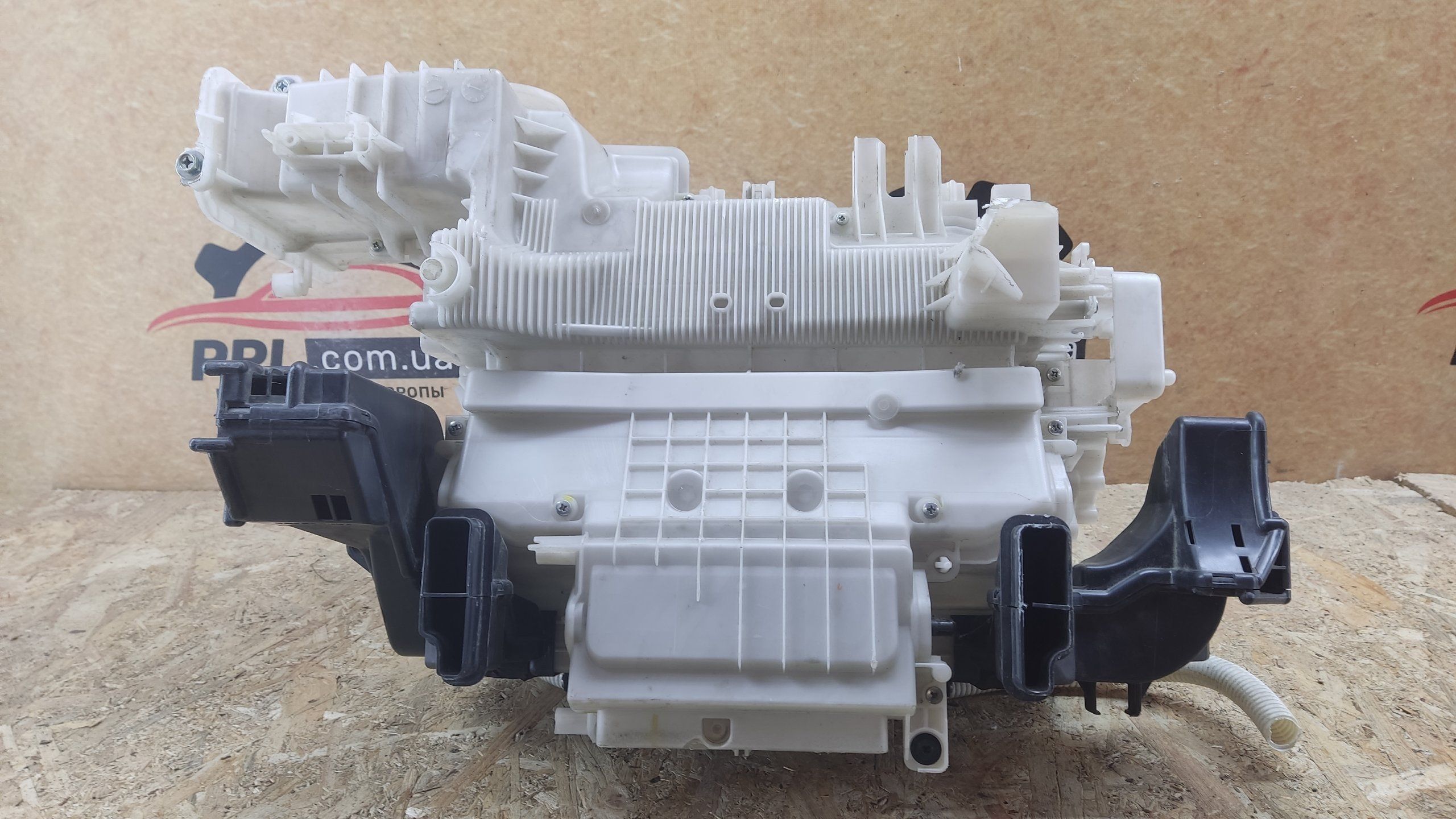 Subaru Outback IV 2009-2014 печка корпус печки 72100AJ280
