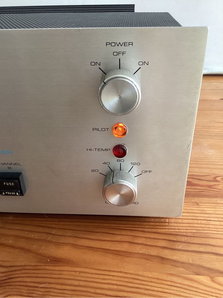 Amplificador Onkyo M-504 modelo Americano.