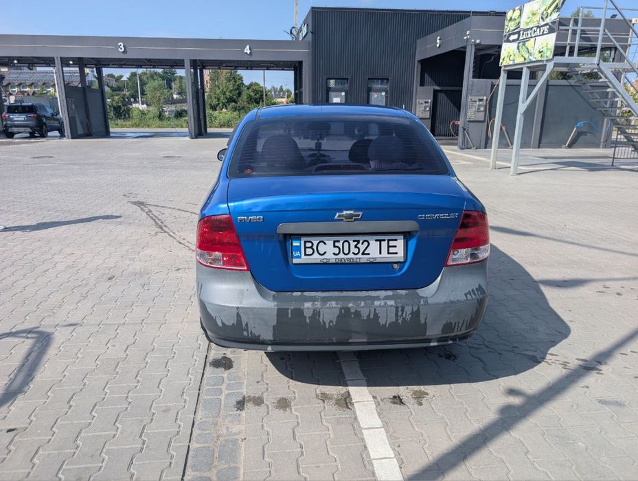 Продається автомобіль Chevrolet aveo 2004