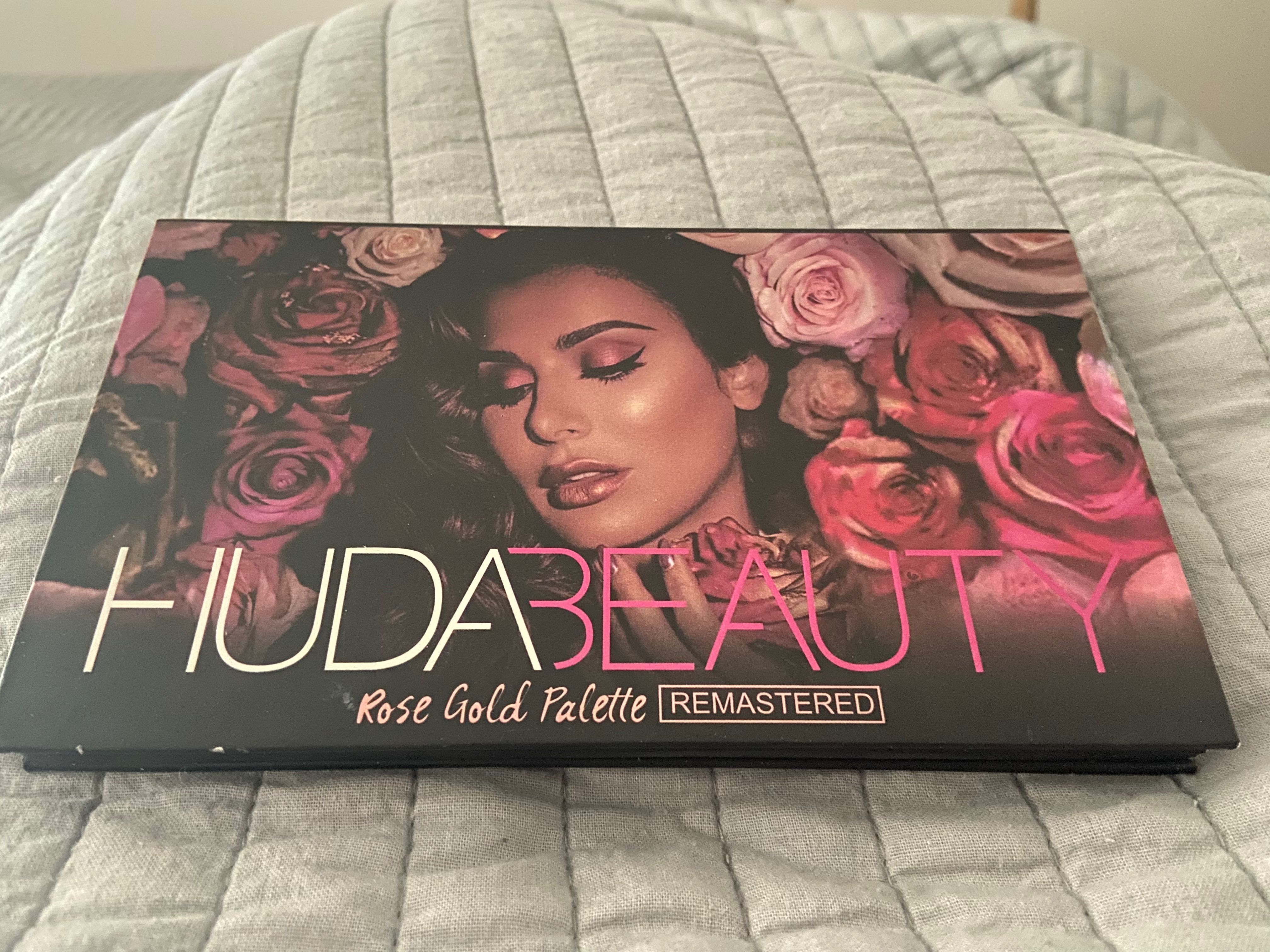 Huda beauty paletka