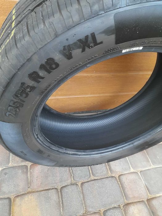 Komplet opon letnich Continental 235/55 R18 V XL jak nowe