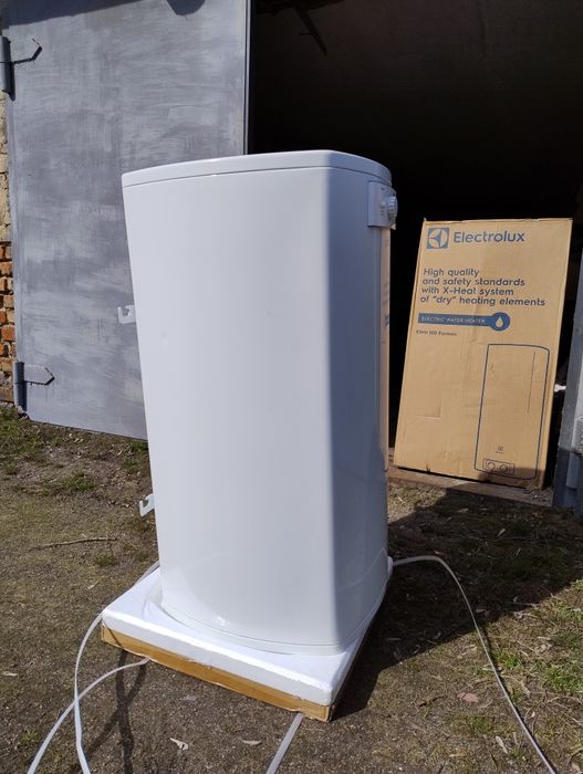 Продам бойлер Electrolux 100 л. 1000 гр.