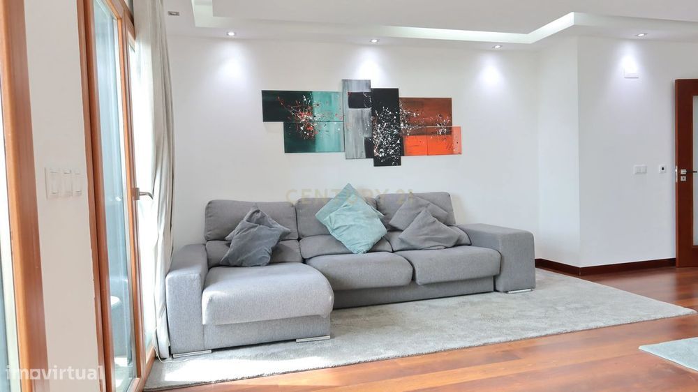 Apartamento T2 para arrendamento  em Condomínio Fechado