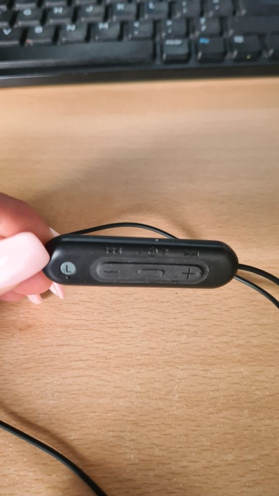 Słuchawki bezprzewodowe Sony WI-C 100B IPX4 BT 5.0 na gwarancji
