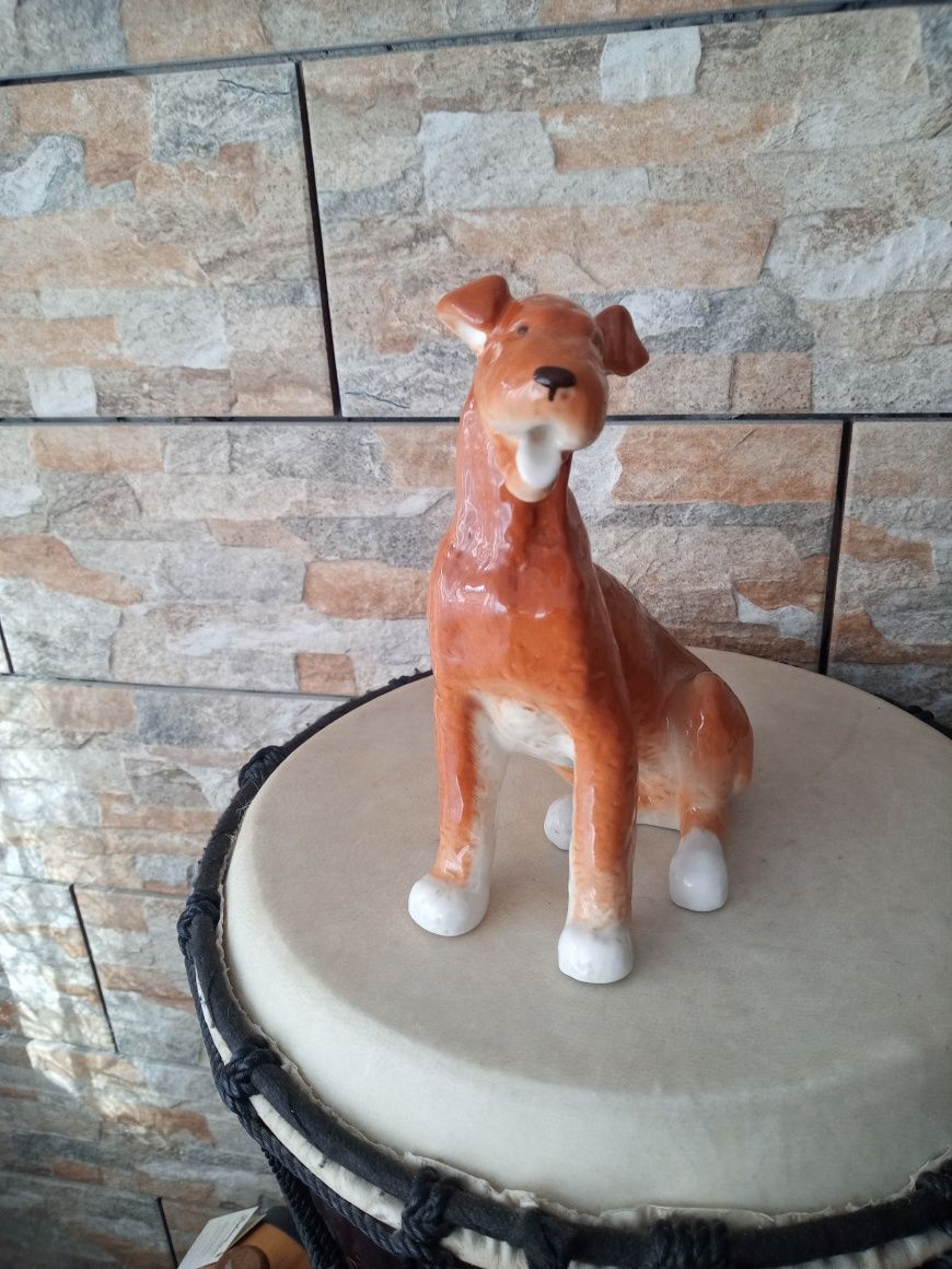 Porcelana Łomonosow figurka pieska Airedale Terrier