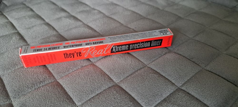 They're Real! Xtreme Precision Liner - Precyzyjny Wodoodporny Eyeliner