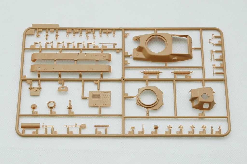 1/35 Trumpeter 00352 French tank 39(H)SA38 37mm gun+Tracks Hobby Boss