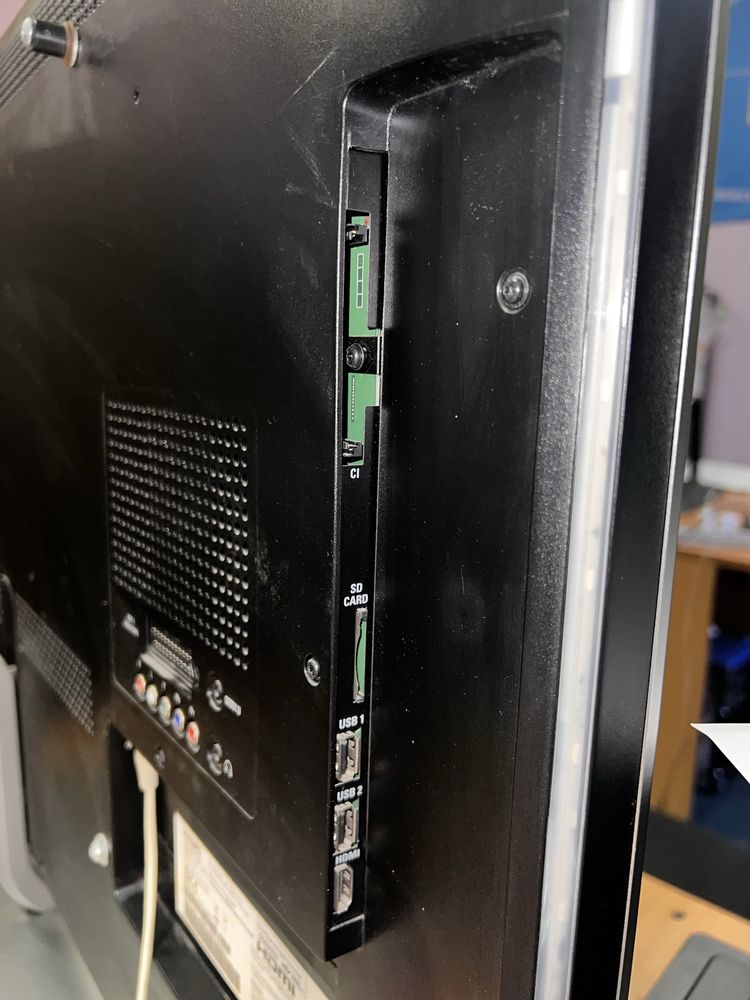 Продам телевізор Philips 42PFL7606T  42 дюйми