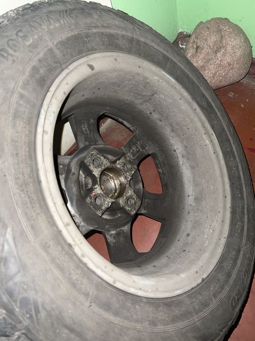 диски р13 4/98  4/100 з жигулів на гарній зимовій гумі ваз ланос