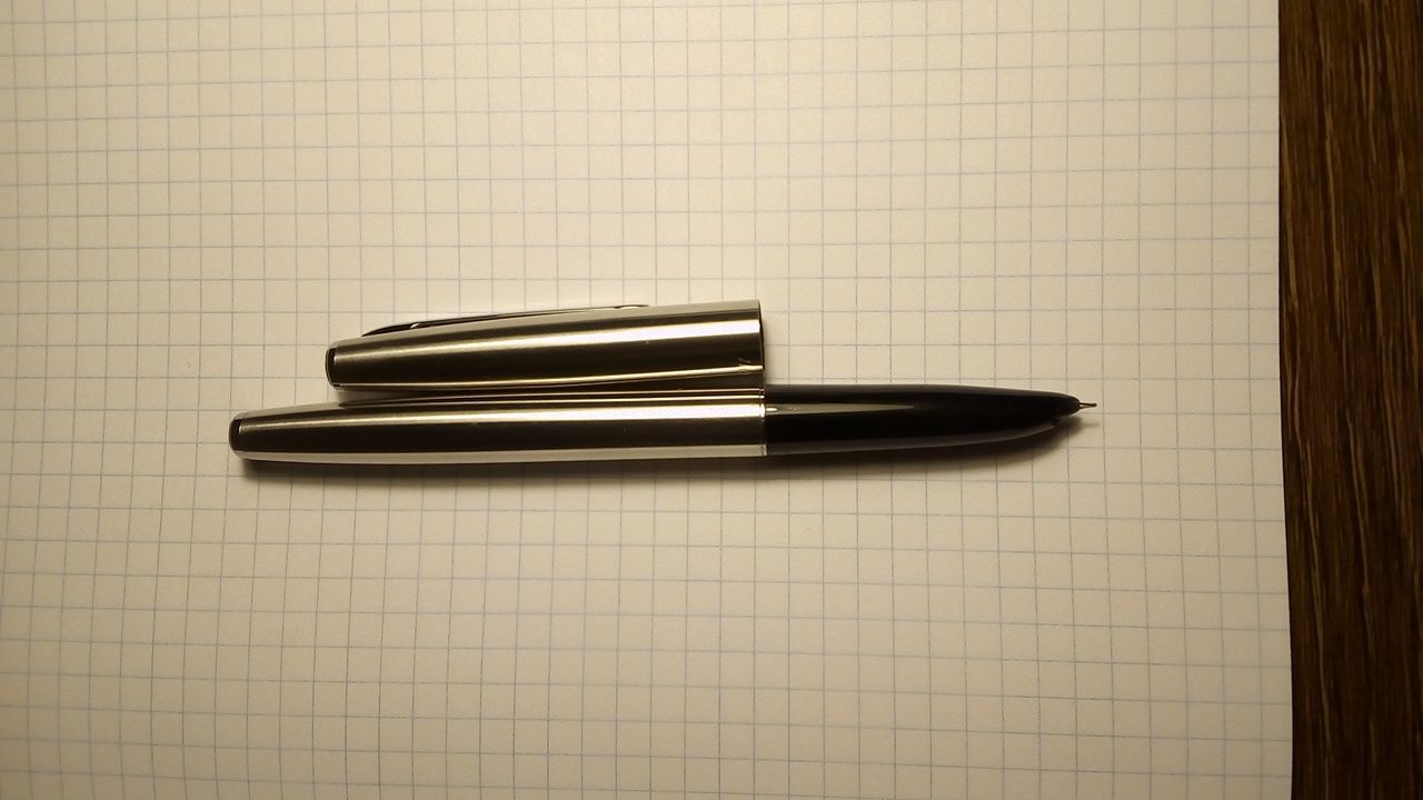 Ручка чернильна з поршнем