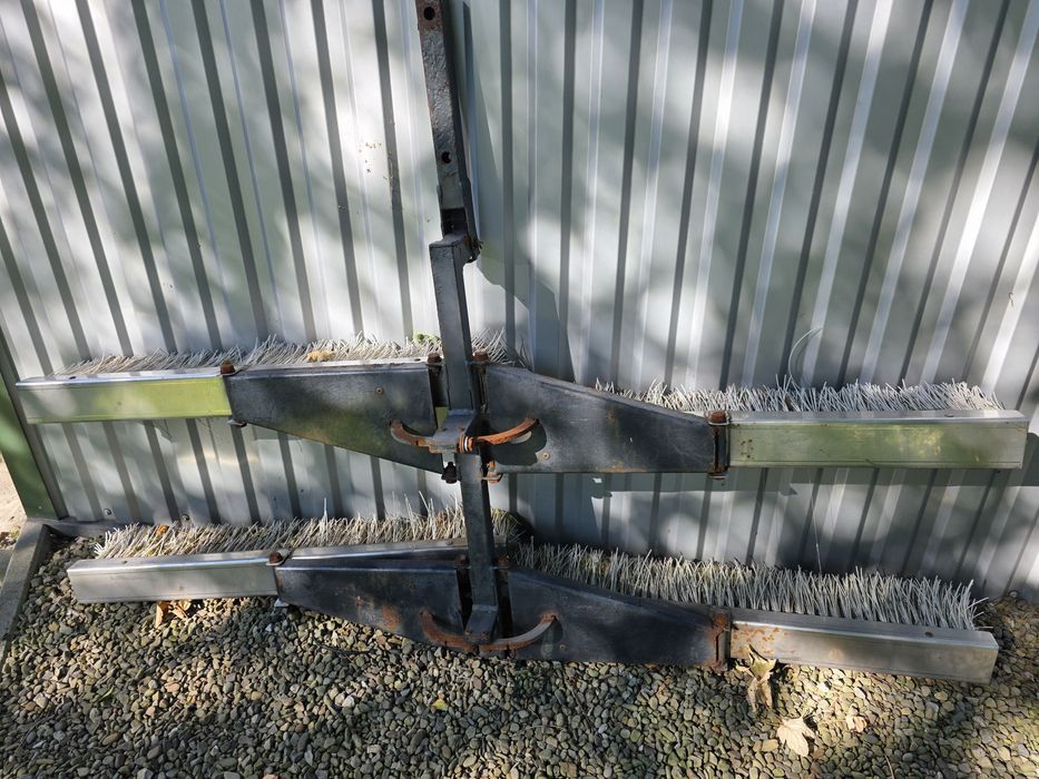 Traktor Honda do konserwacji boisk