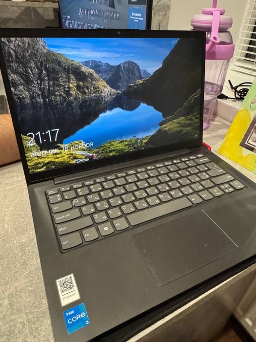 Ноутбук LENOVO