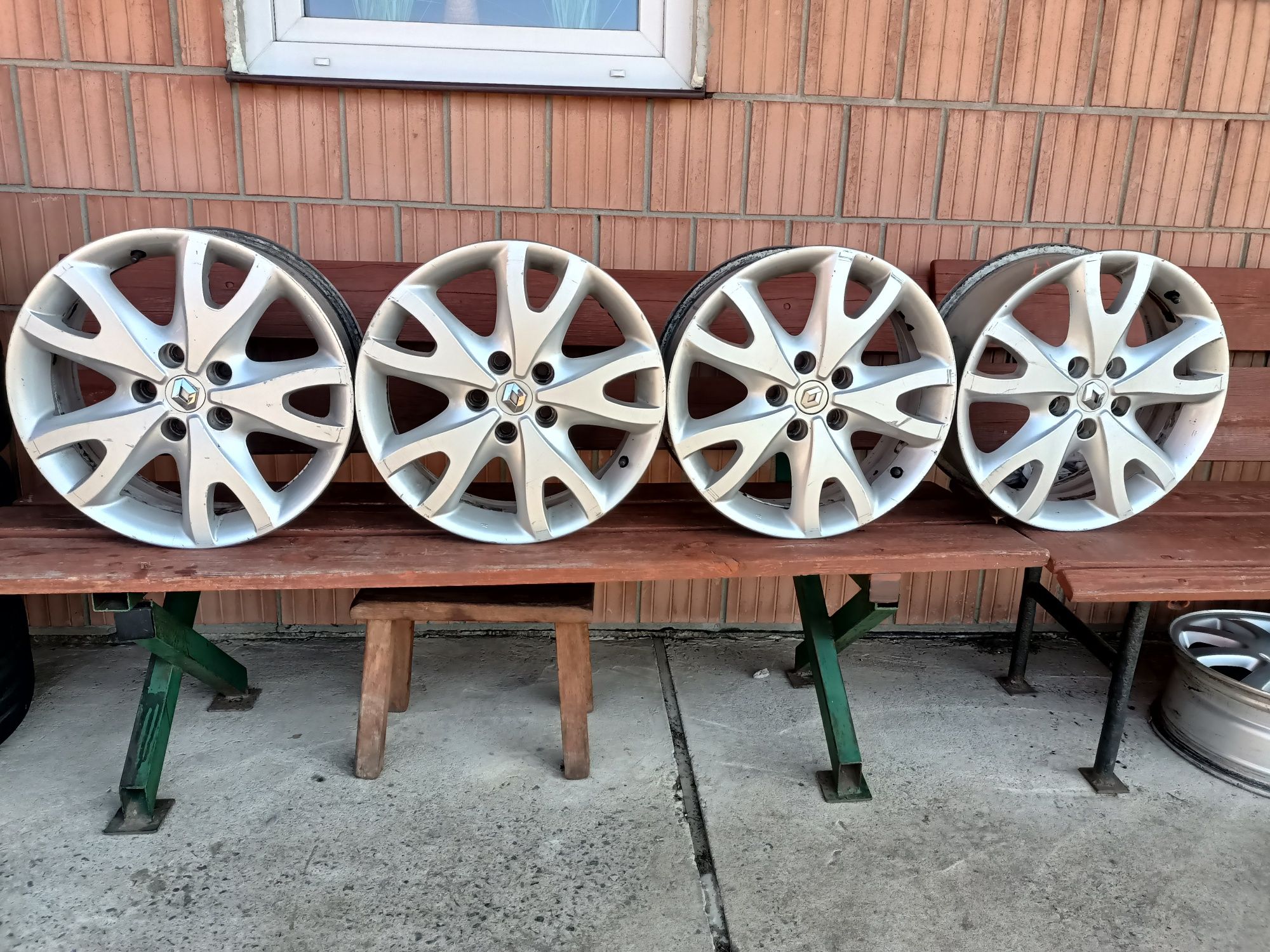 Felgi 5x114,3 R17 Renault