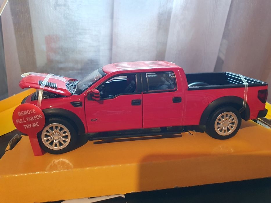 Модель автомобіля Ford F-150 SVT Raptor маштаб 1:34