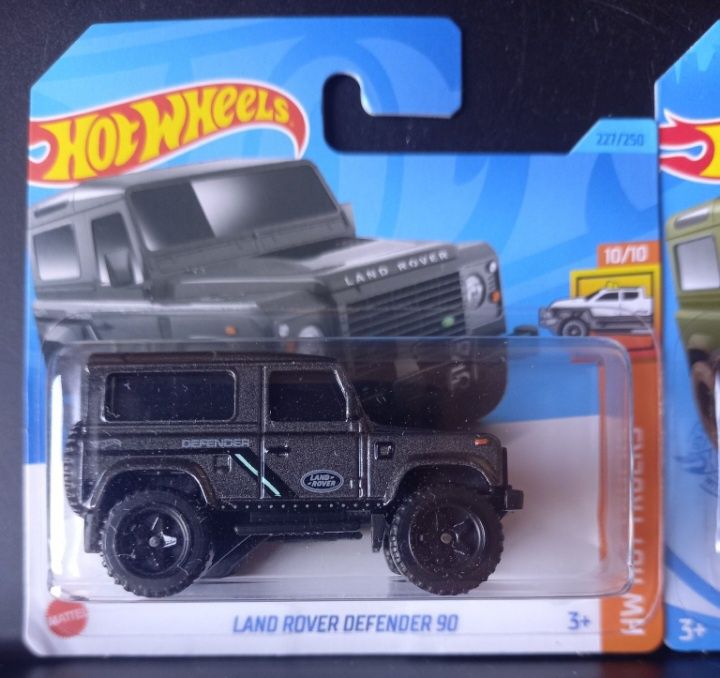Conjunto 2 - land rover defender 90 hot wheels