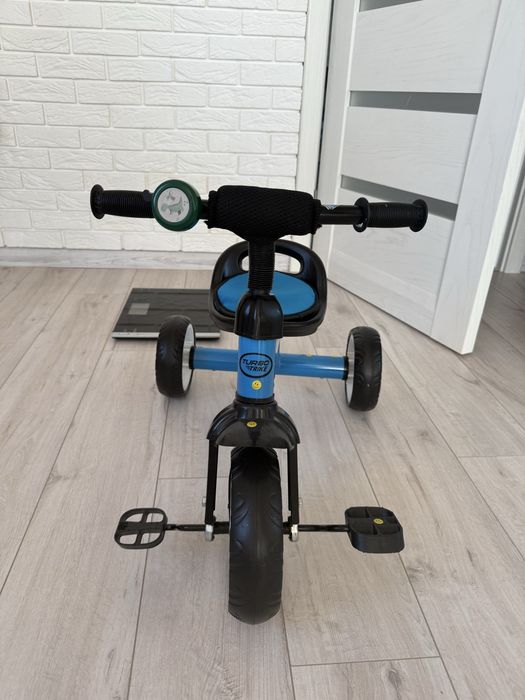 Дитячий трьохколісний велосипед