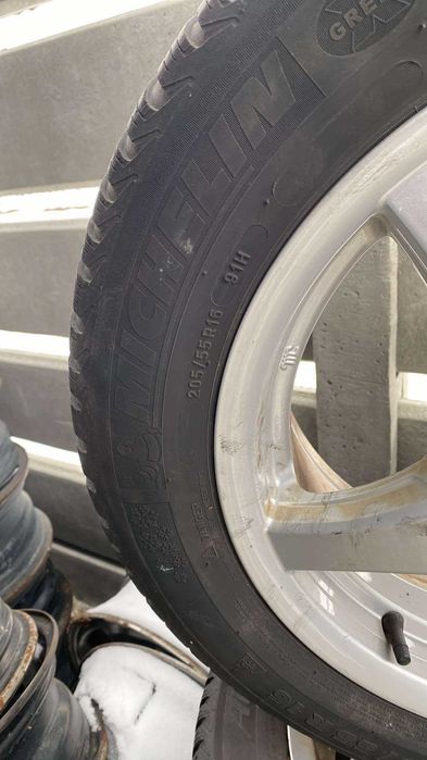 Komplet alufelg R16 wraz z oponami zimowymi Michelin