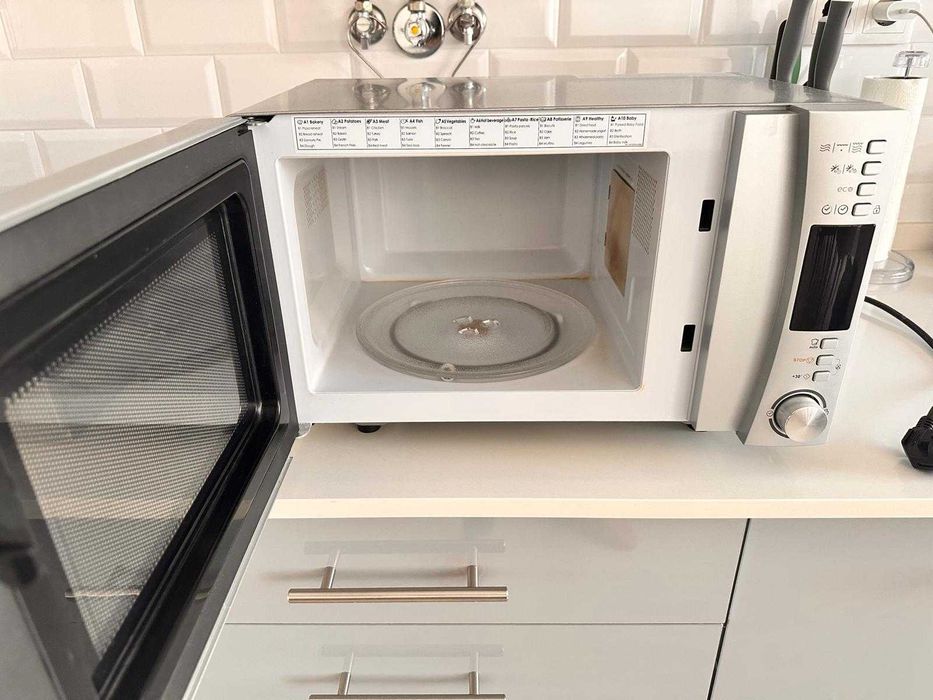 Microondas Candy 22l