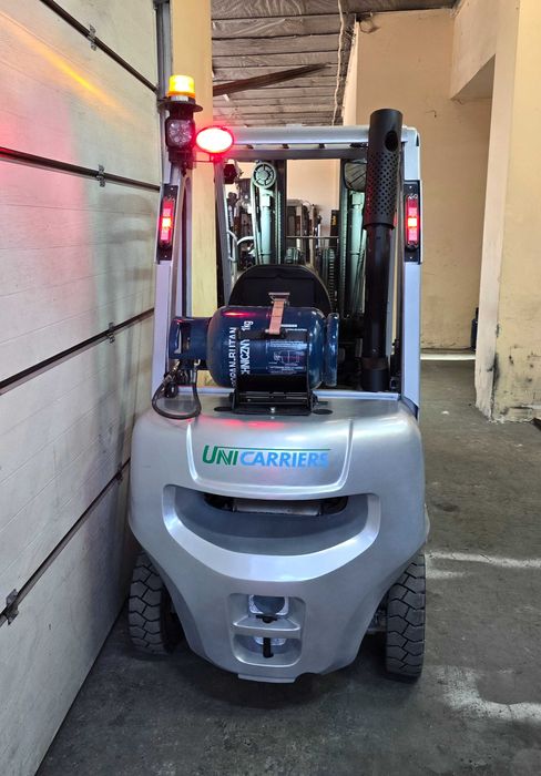 Навантажувач вилковий газовий Nissan 2,5 тонн триплекс 4,5 метра