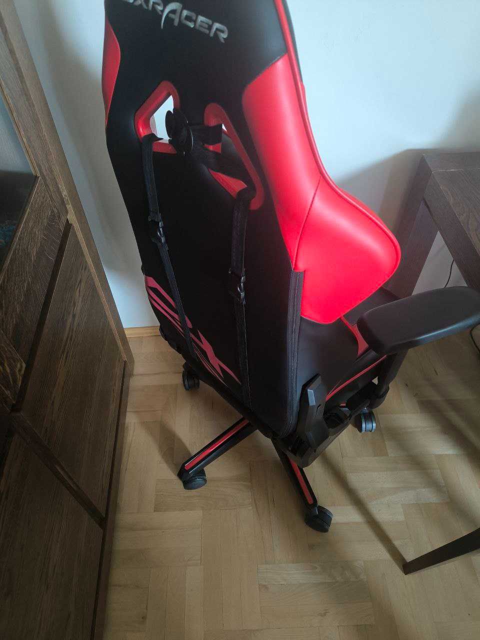 DXRacer G Series D8200