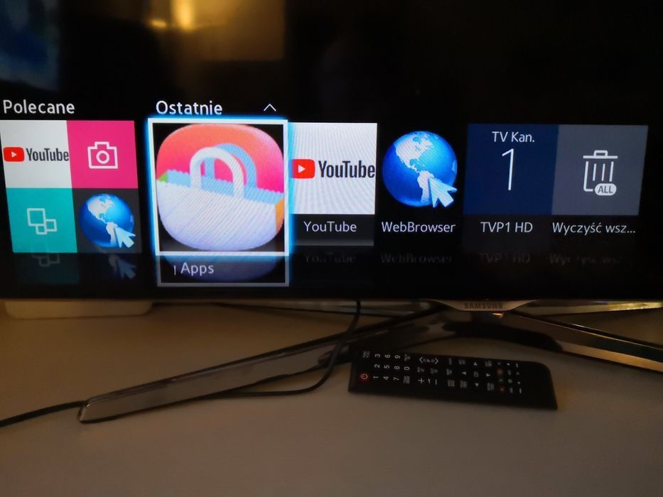 Telewizor marki Samsung 40 cale Smart TV WiFi YouTube pilot