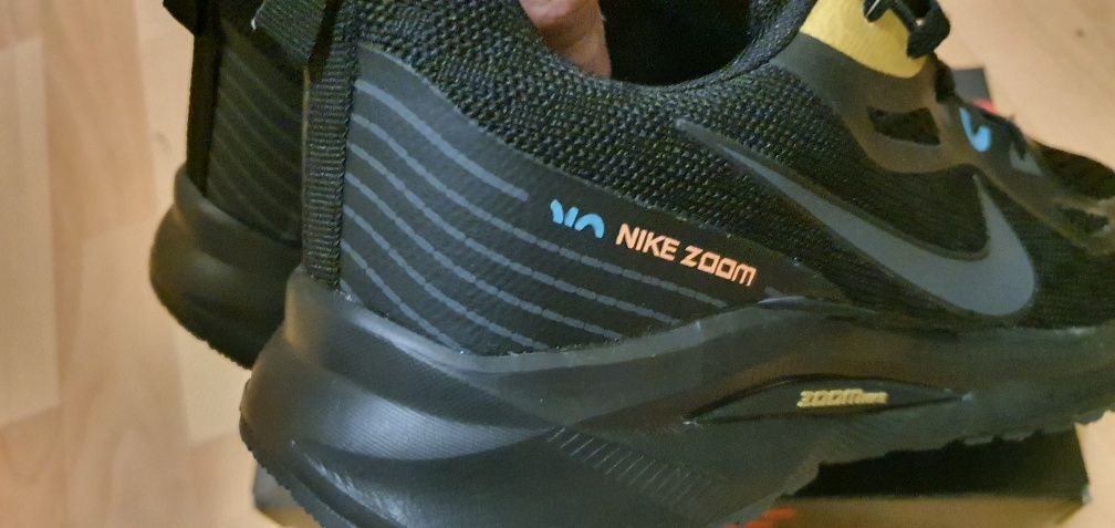 Распродажа!!Кроссовки фирмы Nike zoom, весна-лето