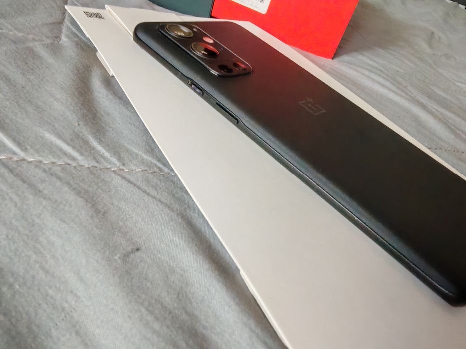 OnePlus 9 Pro 12/256, повний комплект, без ремонту, без вигорання