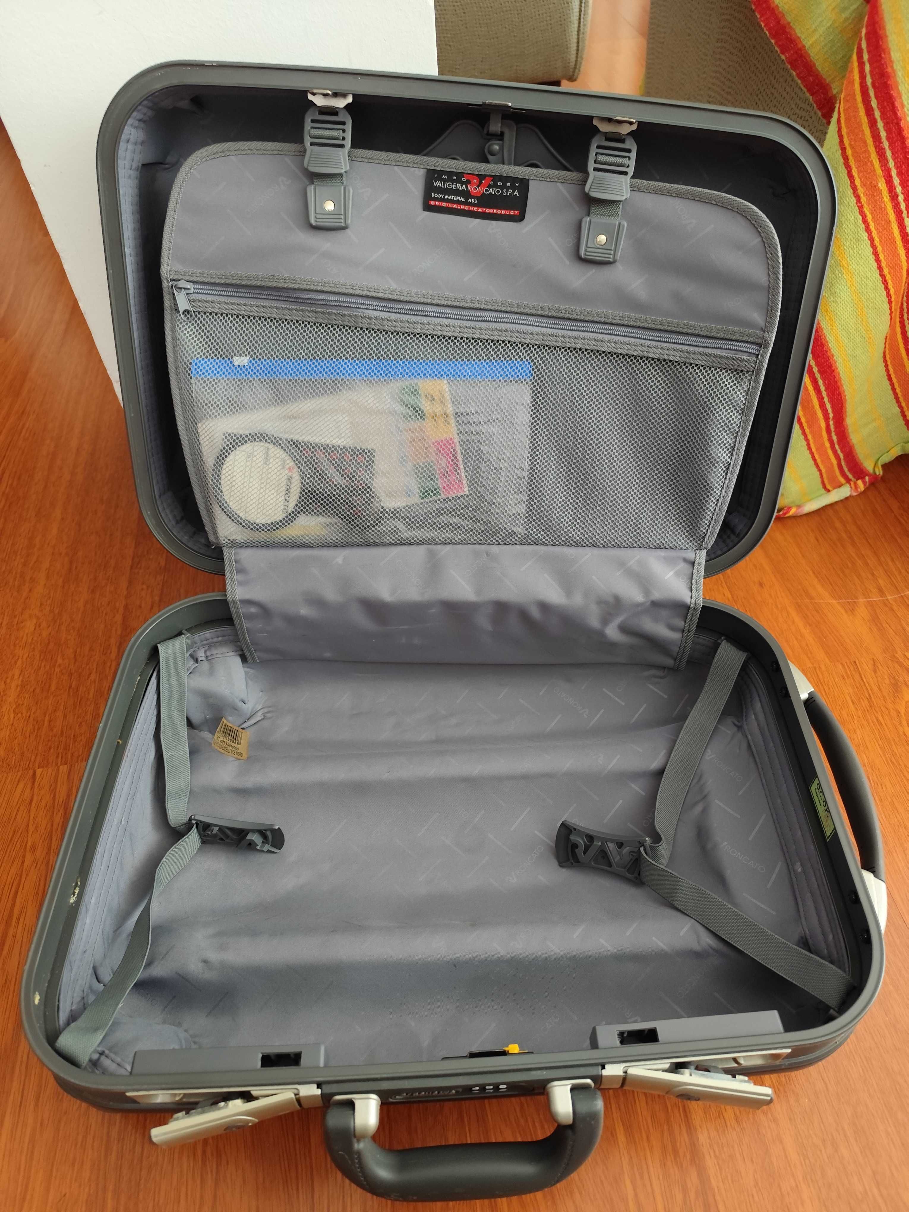Mala de viagem com rodinhas