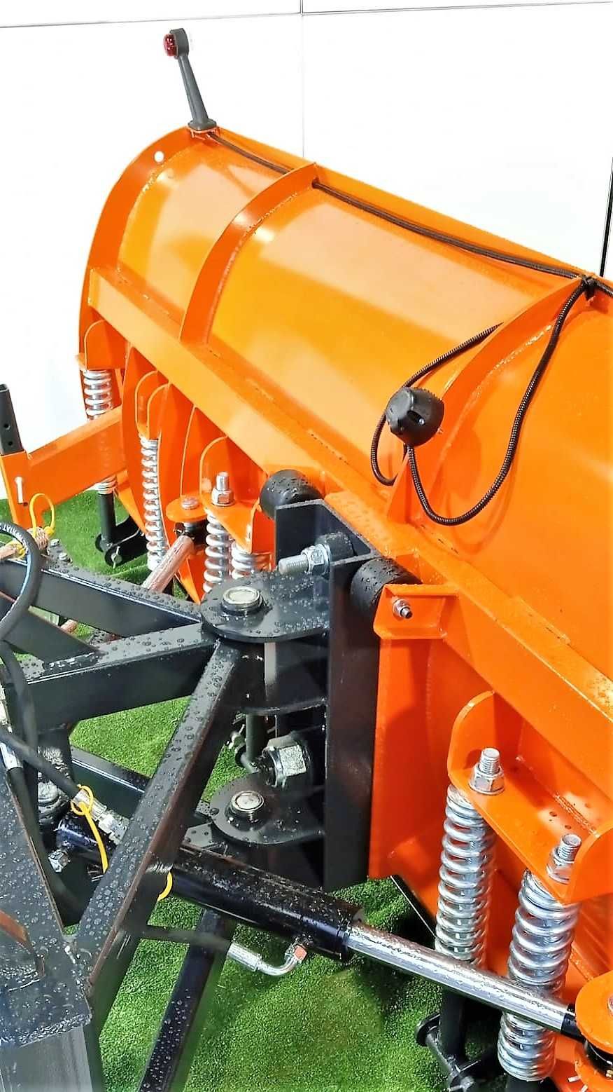 Pług śnieżny komunalny prosty 3m oświetlenie Metal-Technik