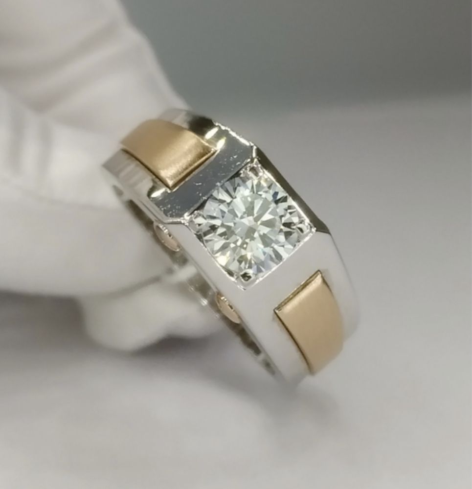 Мужской перстень золото 585 с бриллиантом   Новое