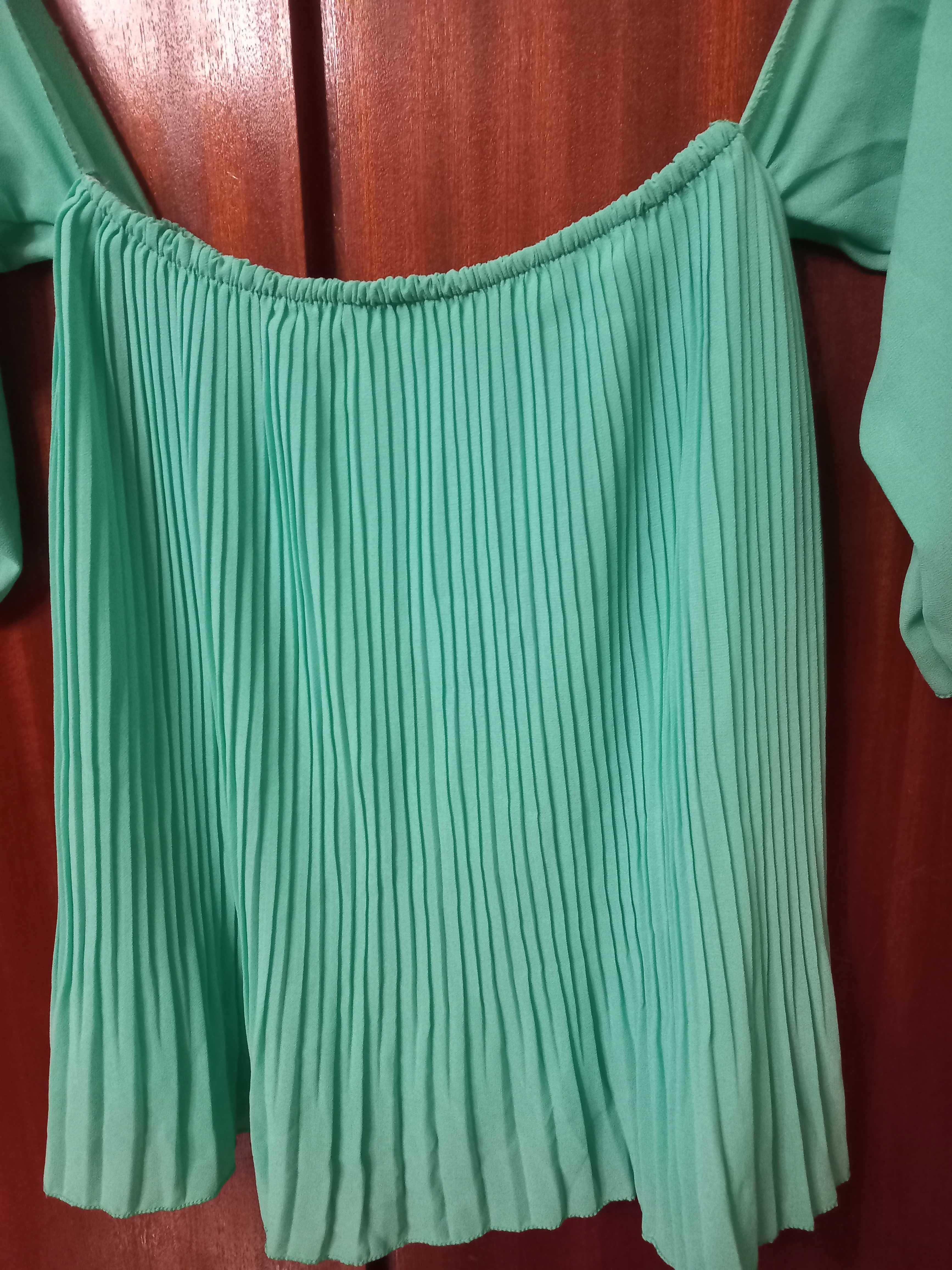 Blusa verde plissada