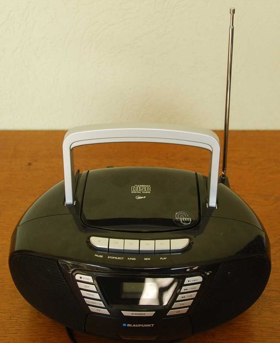 Blaupunkt B 120 BK przenośny odtwarzacz CD z Bluetooth magnetofon USB