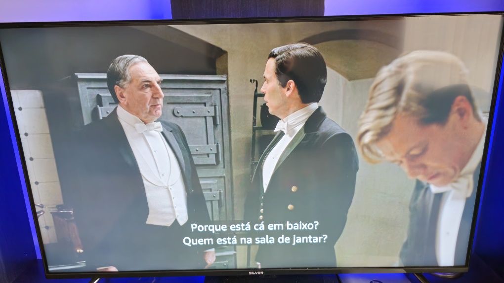 Smart tv silver 50