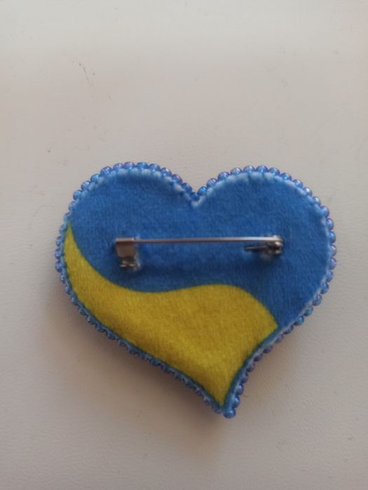 Ручної роботи брошка Tela Artis Українське серденько Б-308