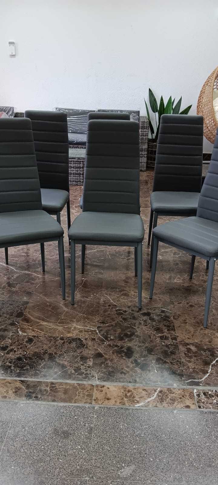 Liquidamos pacotes de cadeiras de 4 ou 6 entrega grátis paga na casa