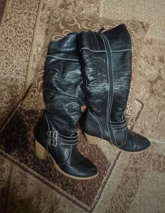 Жіноче взуття на зиму з еко-шкіри