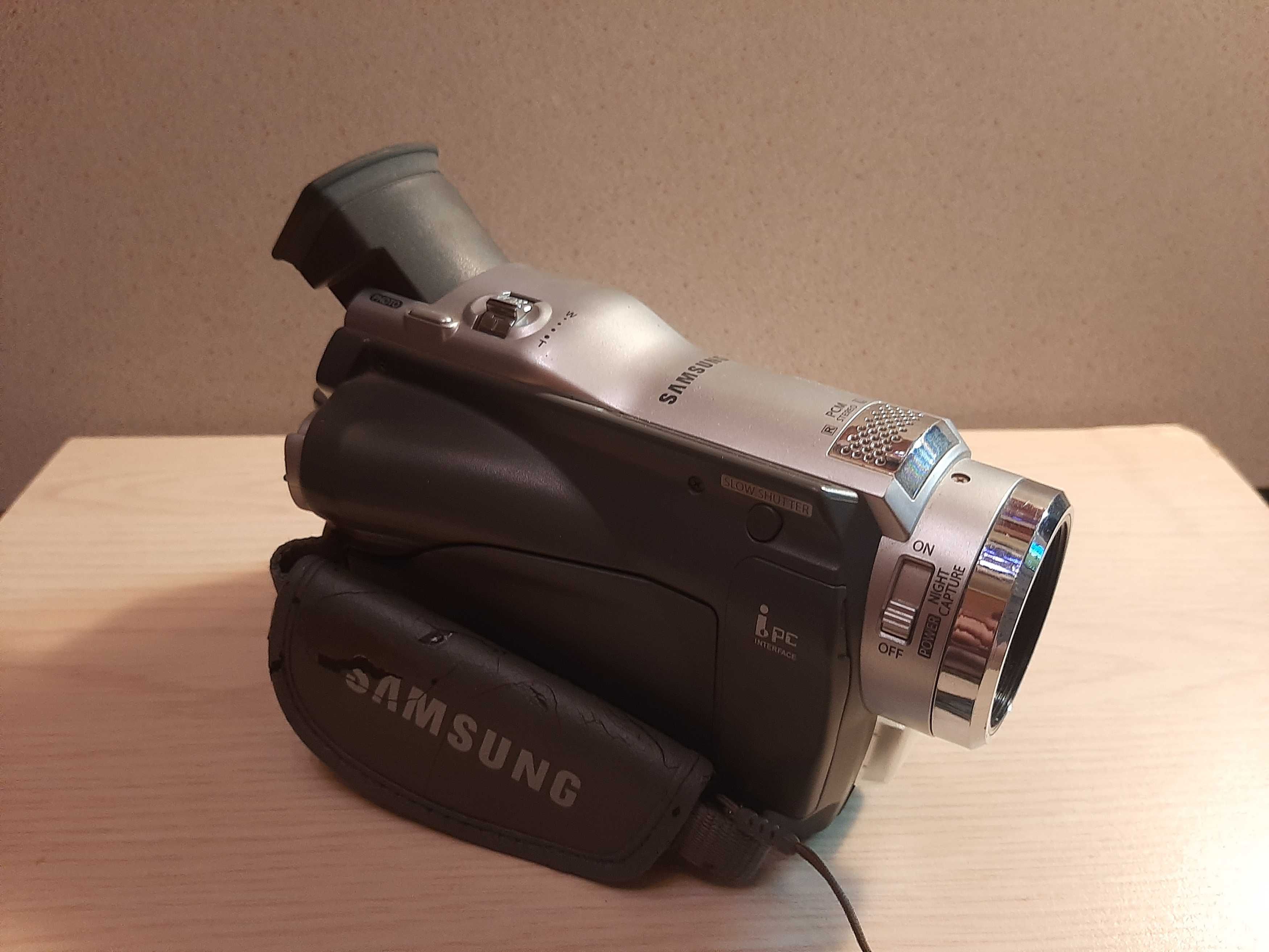 Видеокамера"Samsung VP24i"